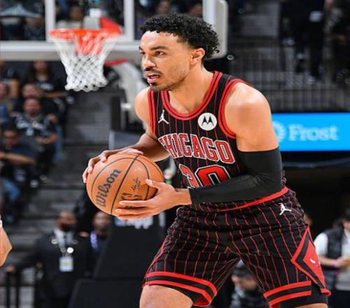 帕尔斯巴亚,对决马都拉,调整状态挑,乐竞体育官网,LEJIN,Sports,足球直播,篮球赛事,体育高清,NBA直播